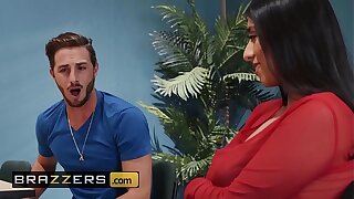 Baby Got Boobs - (Violet Myers, Lucas Frost) - Violets Backpack Hack - Brazzers